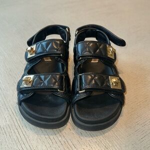 Steve Madden Black Quilted Sandals/ Size 7